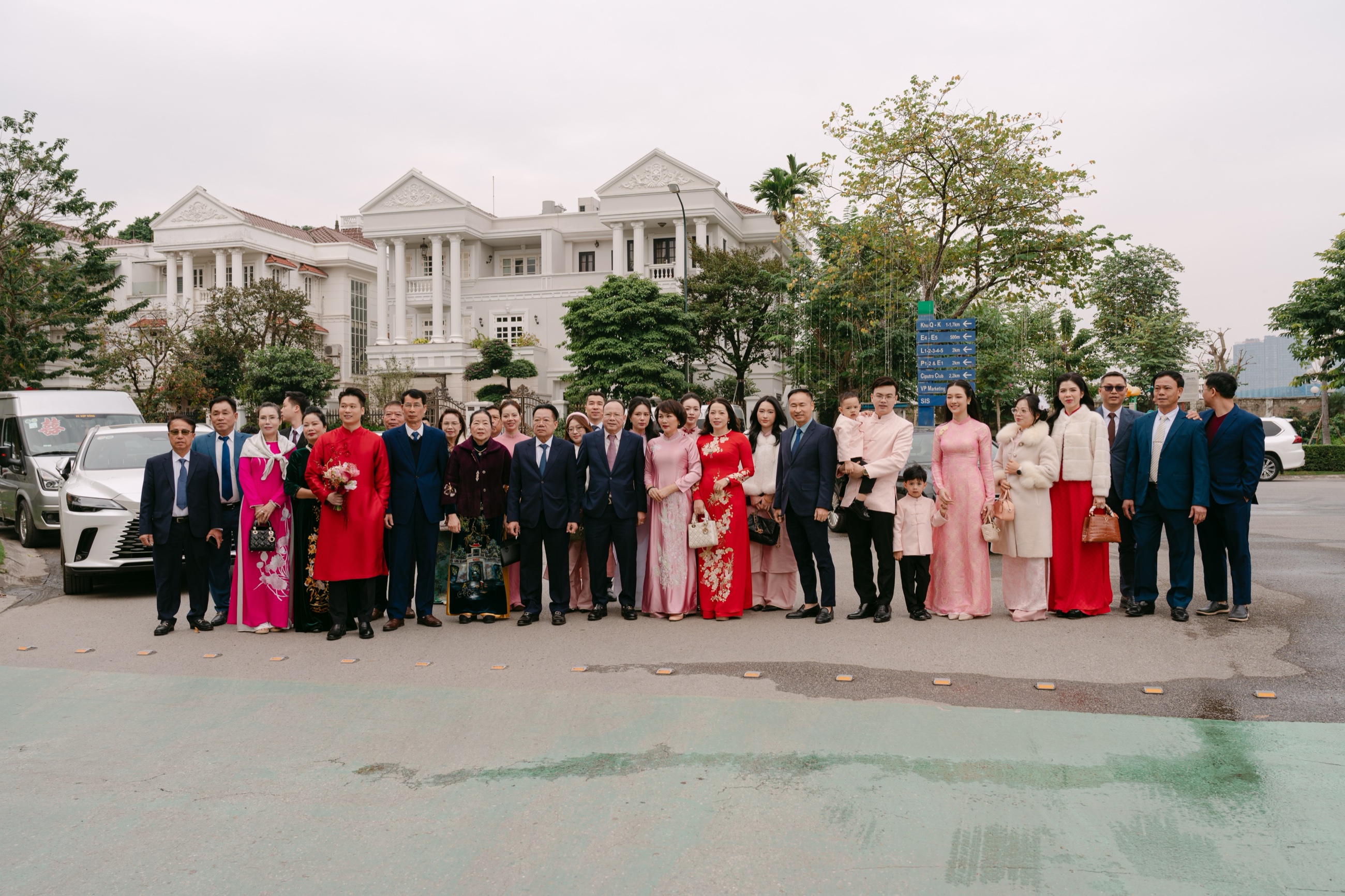 Ảnh đại gia đình hai họ