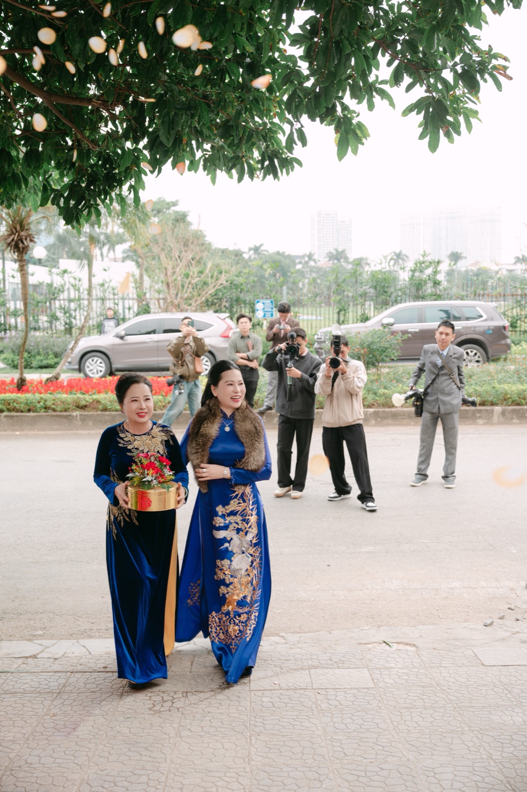 Đoàn nhà trai sang nhà gái