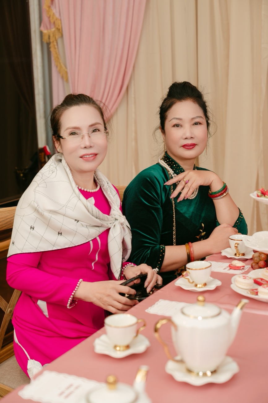 Mẹ và dì